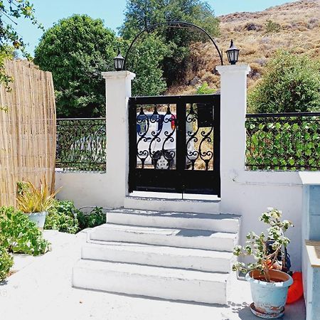 Kostas Studios Apartments - Ενοικιαζόμενα Δωμάτια Με Κουζινάκι Myrina Luaran gambar