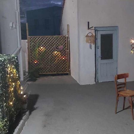 Kostas Studios Apartments - Ενοικιαζόμενα Δωμάτια Με Κουζινάκι Myrina Luaran gambar