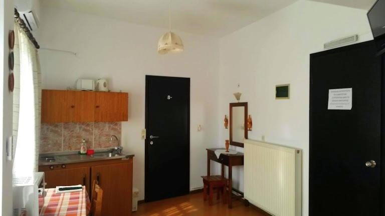 Kostas Studios Apartments - Ενοικιαζόμενα Δωμάτια Με Κουζινάκι Myrina Luaran gambar