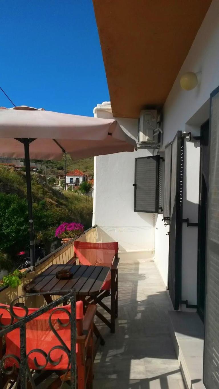 Kostas Studios Apartments - Ενοικιαζόμενα Δωμάτια Με Κουζινάκι Myrina Luaran gambar