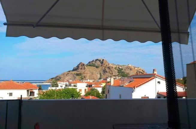 Kostas Studios Apartments - Ενοικιαζόμενα Δωμάτια Με Κουζινάκι Myrina Luaran gambar