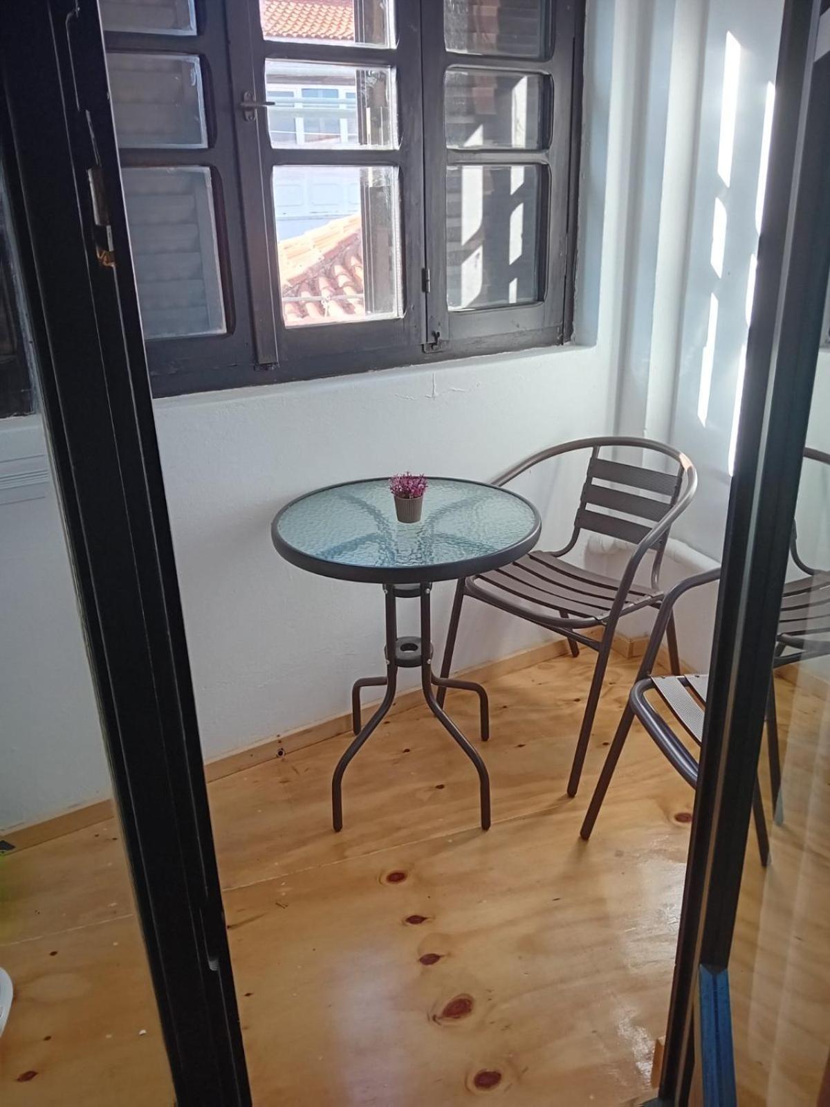 Kostas Studios Apartments - Ενοικιαζόμενα Δωμάτια Με Κουζινάκι Myrina Luaran gambar