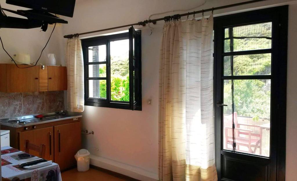 Kostas Studios Apartments - Ενοικιαζόμενα Δωμάτια Με Κουζινάκι Myrina Luaran gambar
